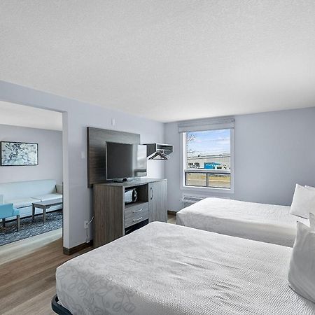 Emerald Hotel & Suites Calgary Airport Exteriör bild