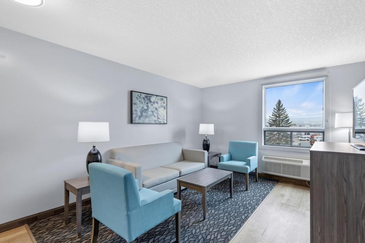 Emerald Hotel & Suites Calgary Airport Exteriör bild
