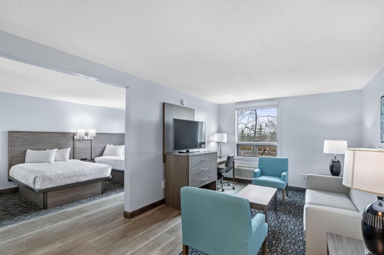Emerald Hotel & Suites Calgary Airport Exteriör bild
