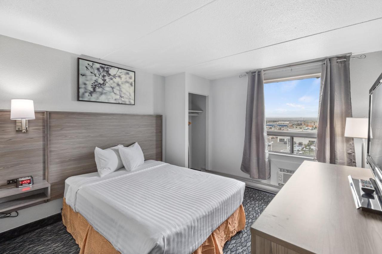Emerald Hotel & Suites Calgary Airport Exteriör bild