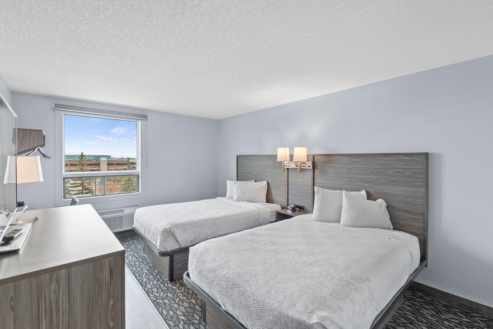 Emerald Hotel & Suites Calgary Airport Exteriör bild