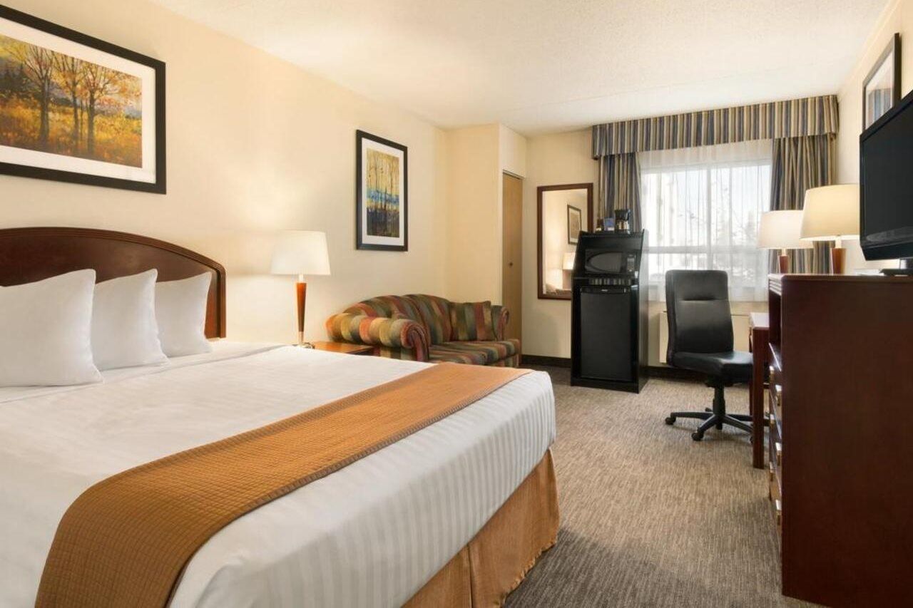 Emerald Hotel & Suites Calgary Airport Exteriör bild