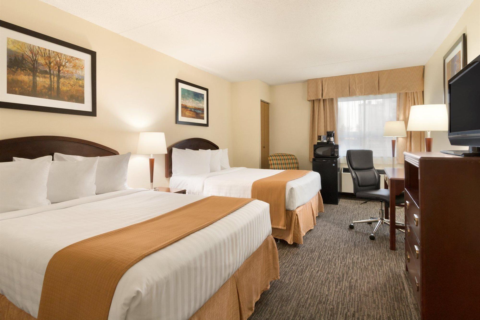Emerald Hotel & Suites Calgary Airport Exteriör bild